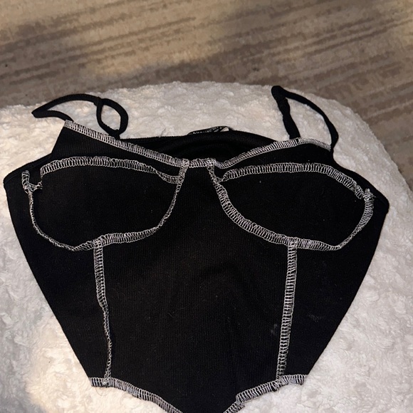 Trendy crop top - Picture 1 of 2